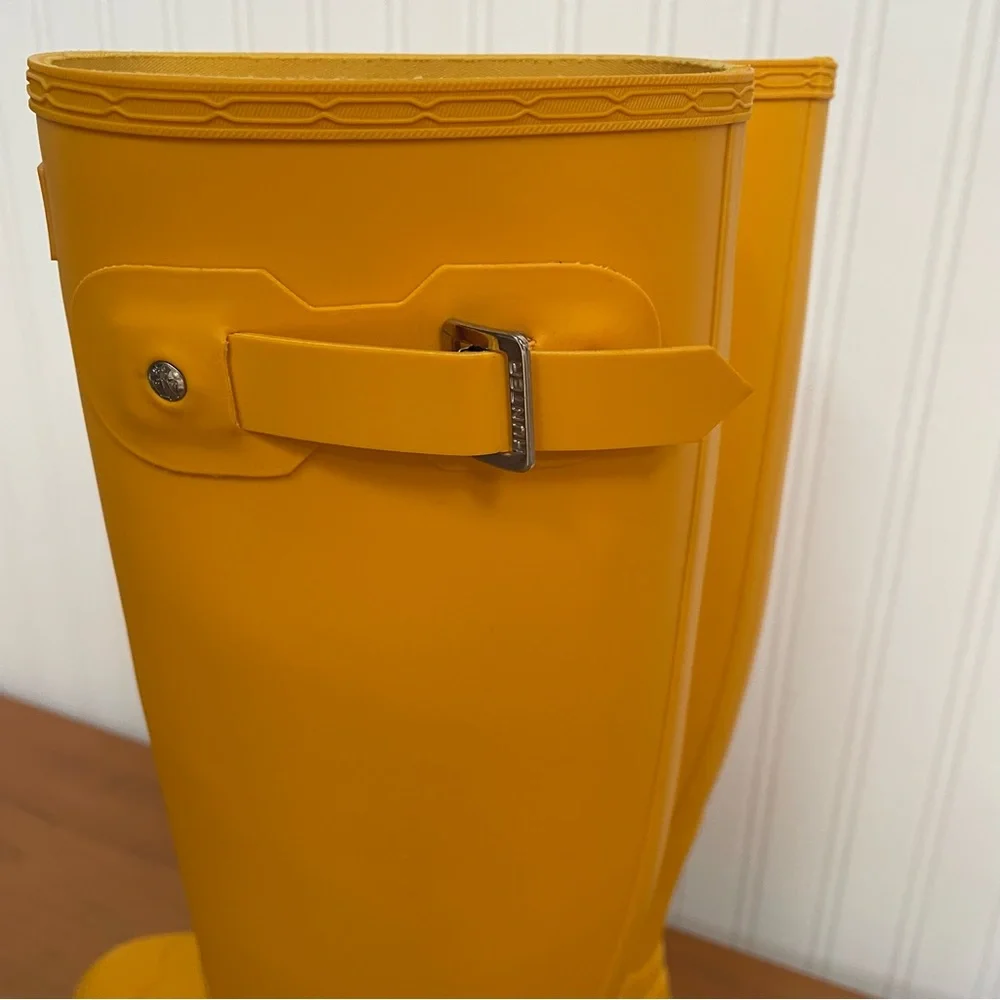 Hunter Boots Tall Size 8 Waterproof Classic Women's Yellow Rubber Rain Boots - Picture 5 of 7